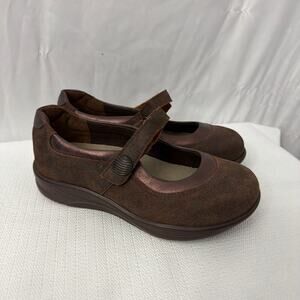 SAS Step Out Mary Jane Shoes Womens 6.5 Wide Brown Suede